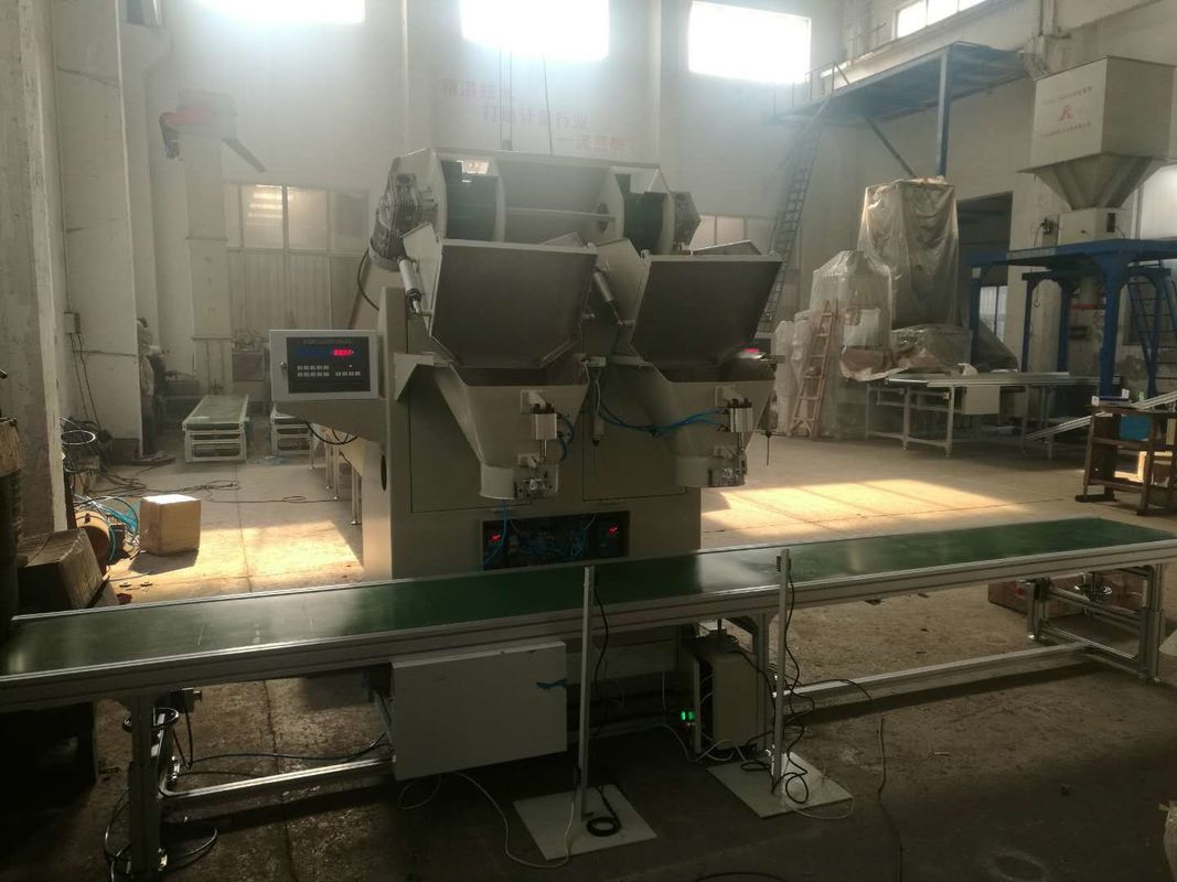 Maszyna do pakowania ziemniaków o wysokiej wydajności Maszyna do ważenia ziemniaków 700-800 worków / godzinę