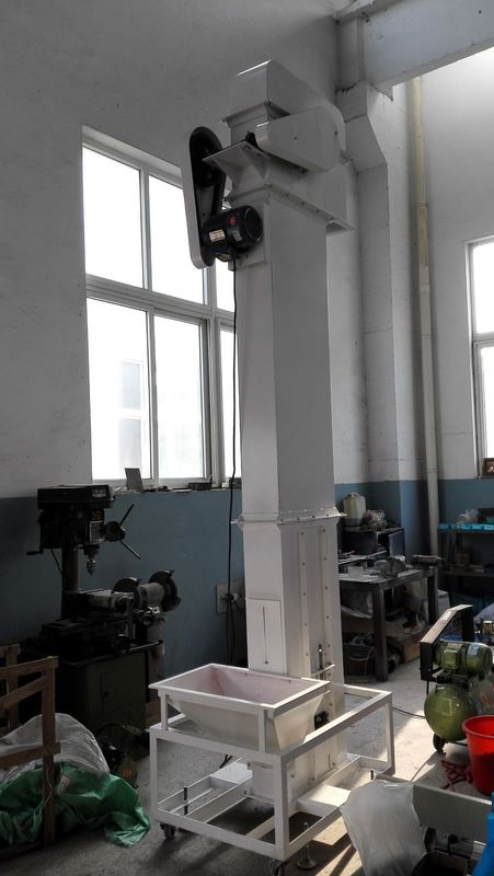 Dostosowana winda kubełkowa 380V Wysokość 2500 - 4500 mm Sprzęt do pakowania części
